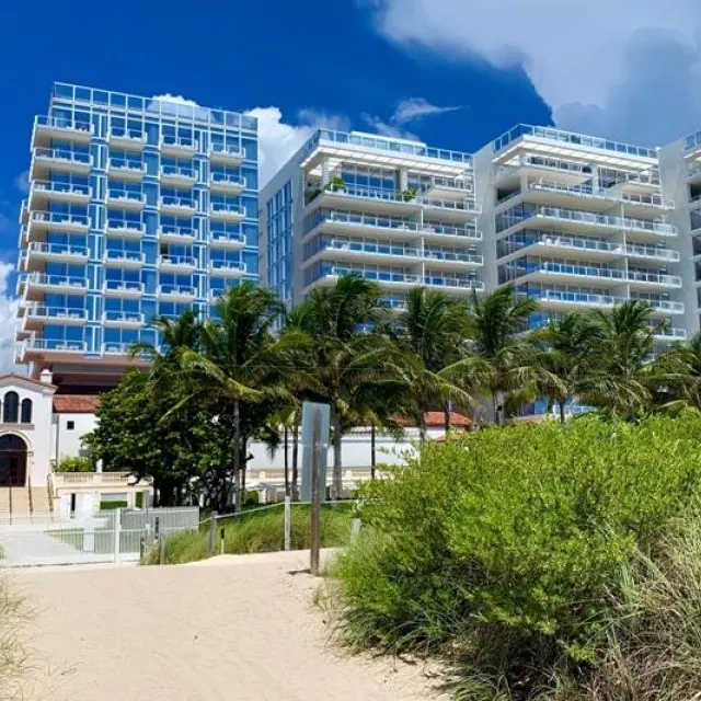 Four Seasons at The Surf Club